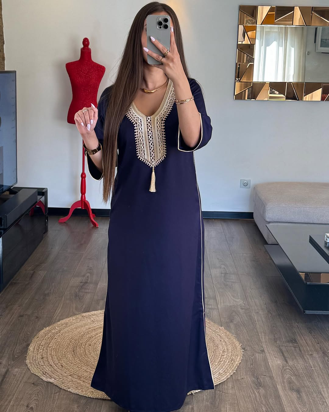 Abaya Chic et Élégante – Confort & Raffinement au Quotidien