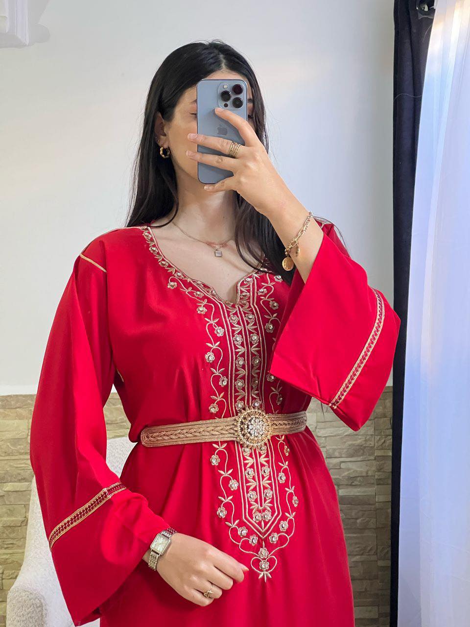 ✨ Élégance Orientale – Abaya brodée en Crêpe Luxe ✨