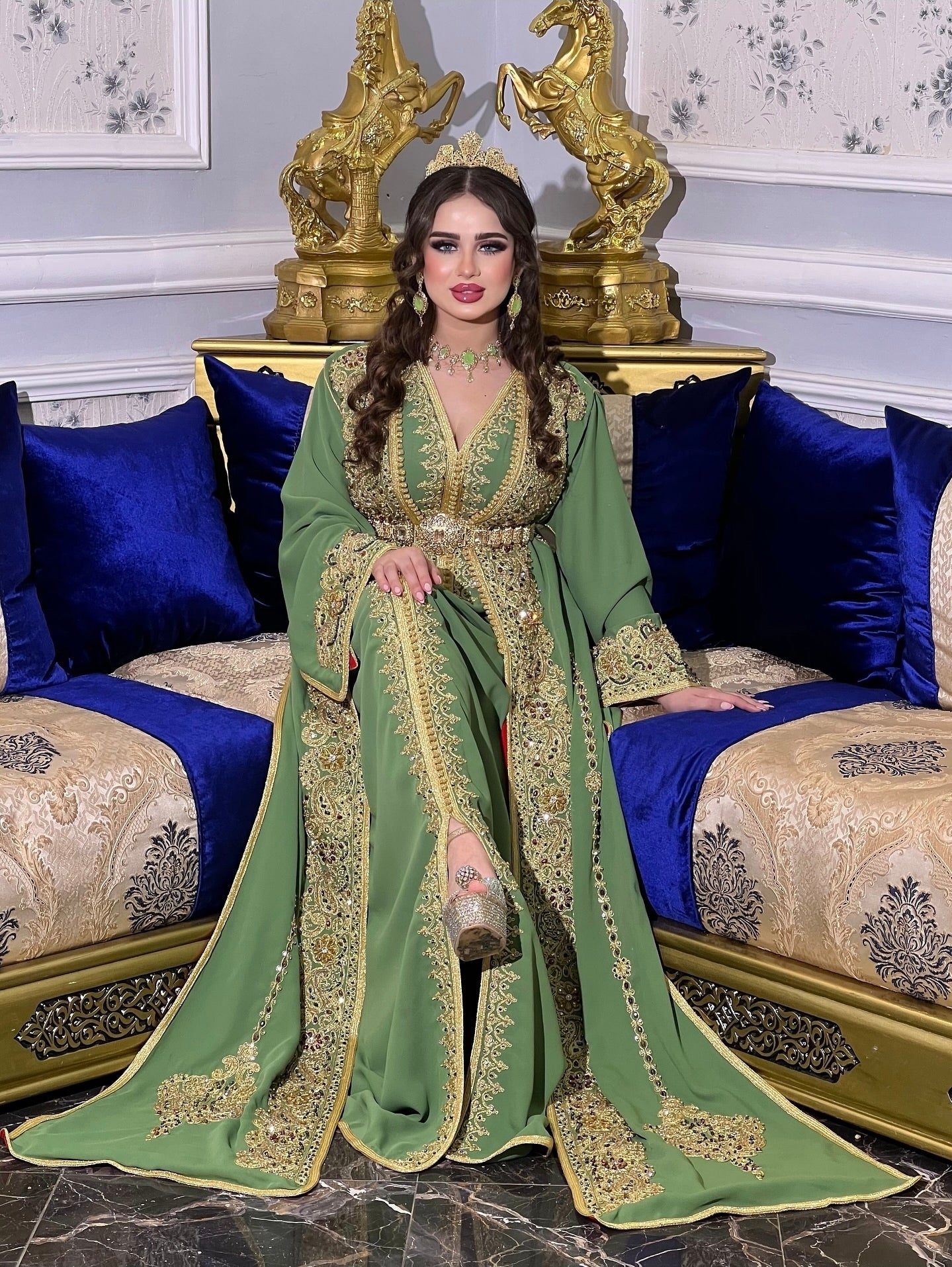 đ Caftan Takchita Prestige â LâArt de Briller en Grande Occasions