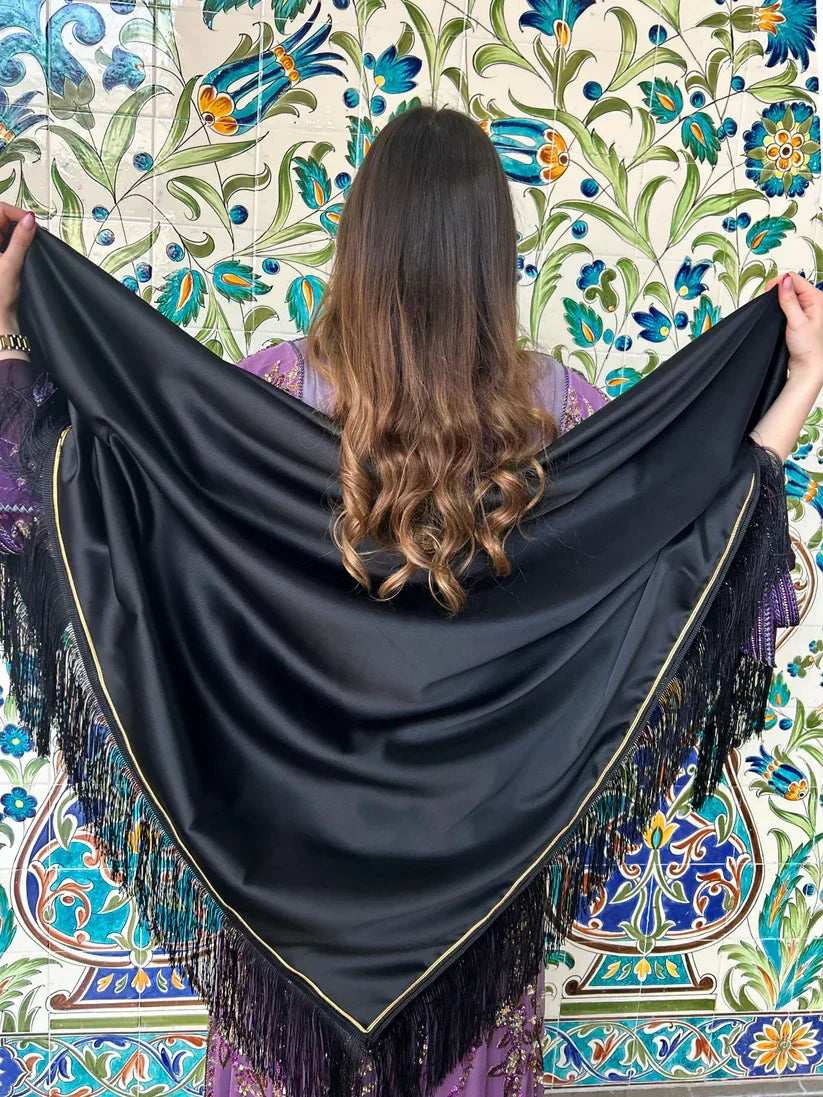 🌟 Châle Noir Élégance Dorée – Raffinement et Intemporalité 🌟