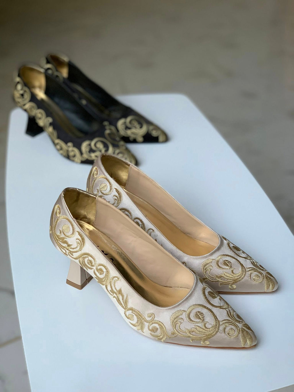 ✨ Zeitlose Eleganz – Bestickte Pumps Mejboud ✨