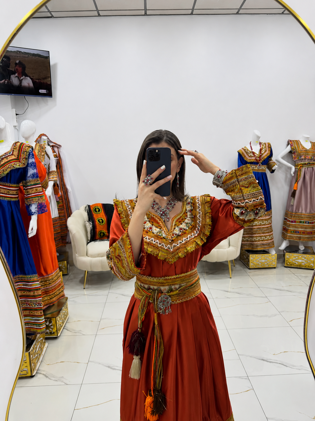 ✨ Robe Kabyle Élégance Satin – Tradition & Raffinement ✨
