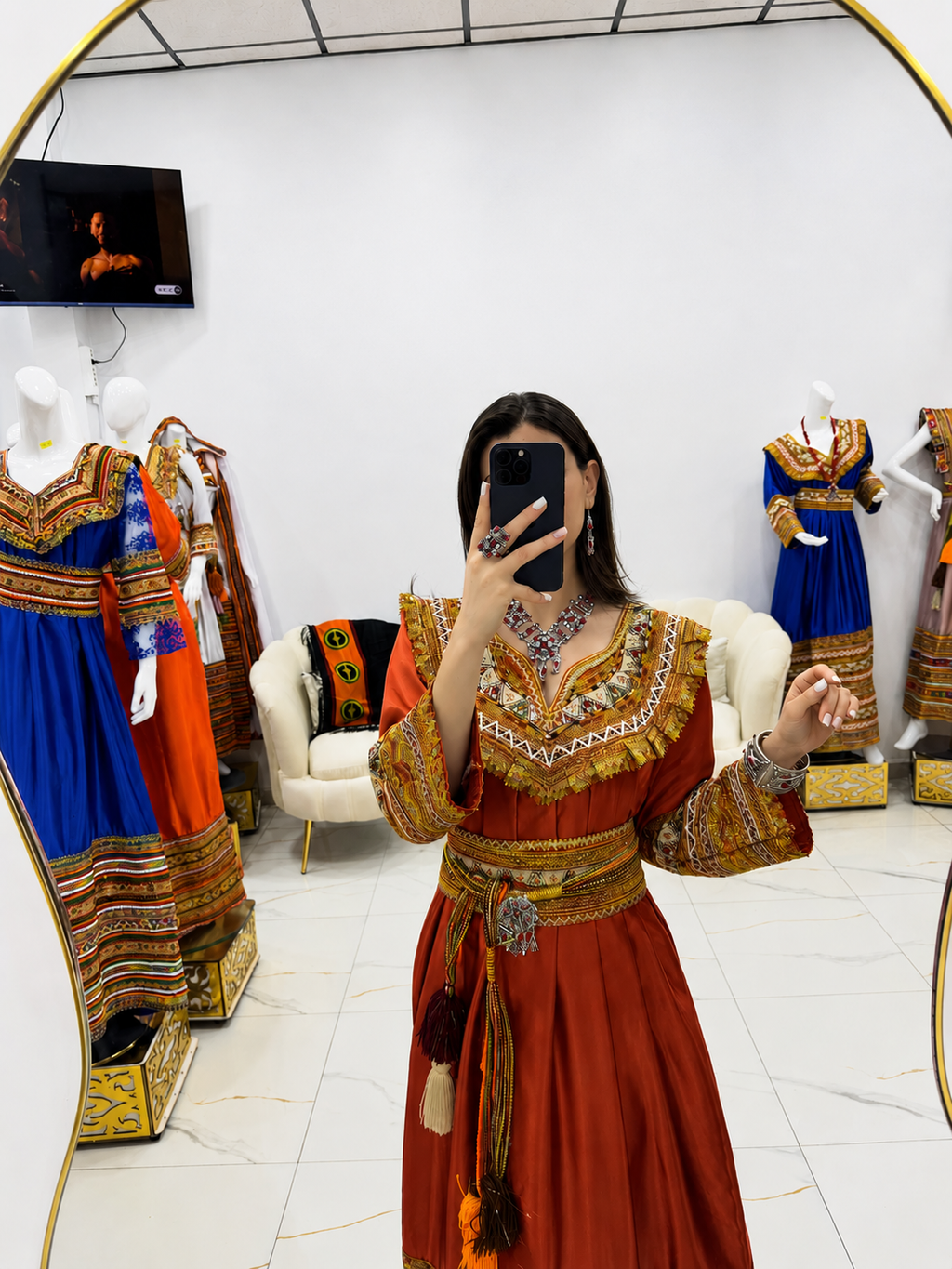 ✨ Robe Kabyle Élégance Satin – Tradition & Raffinement ✨