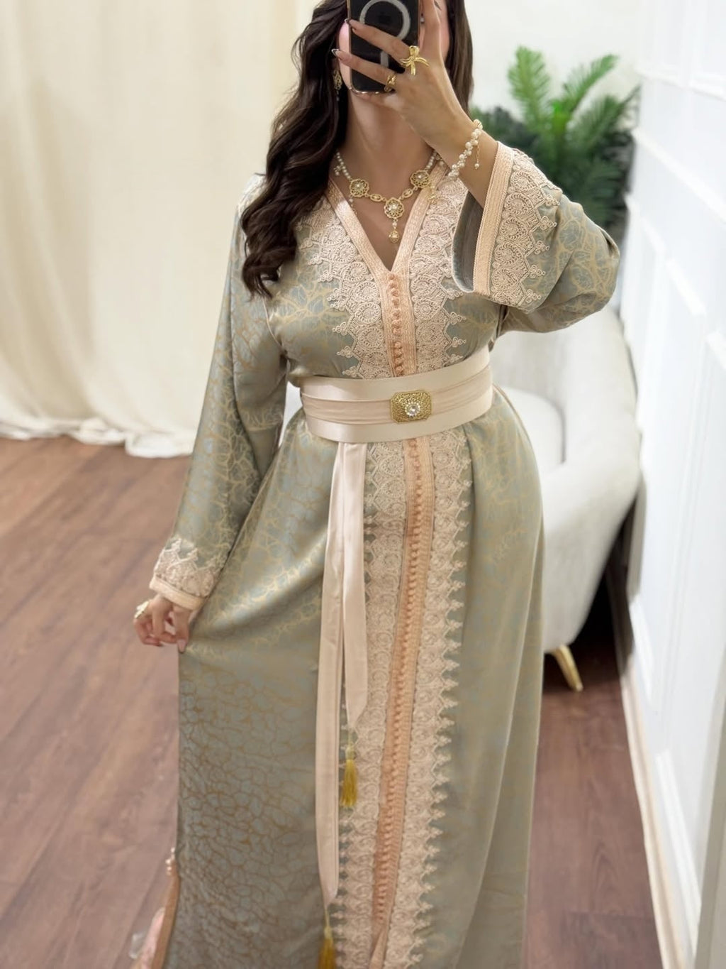 Caftan Élégance Kamkha  – Raffinement Oriental & Allure Féminine