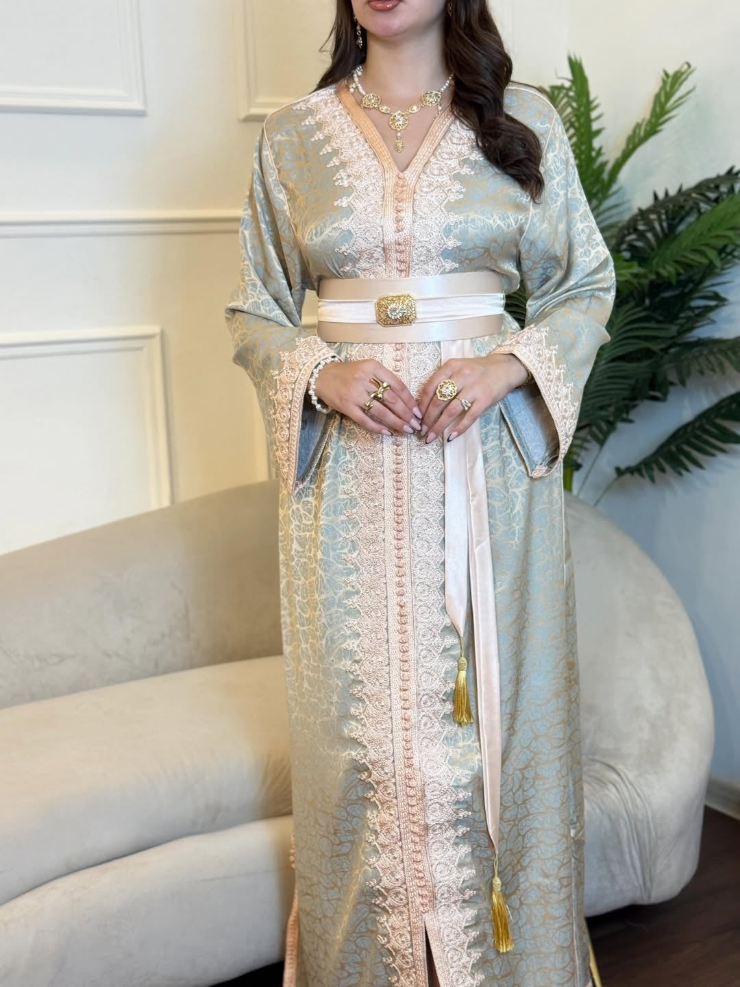 Caftan Élégance Kamkha  – Raffinement Oriental & Allure Féminine