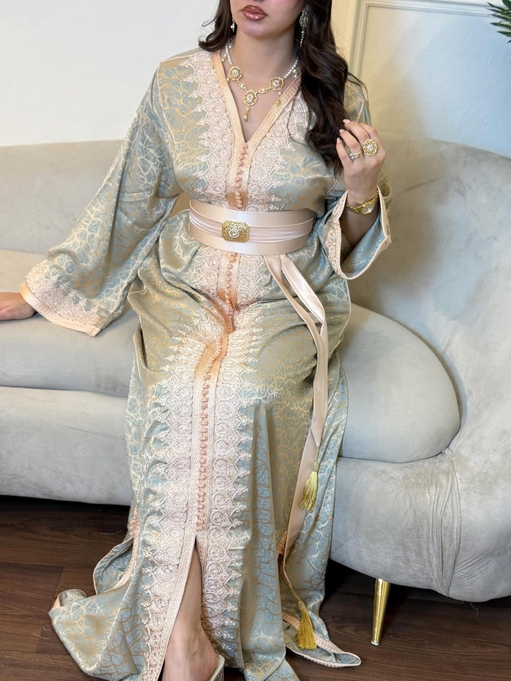 Caftan Élégance Kamkha  – Raffinement Oriental & Allure Féminine