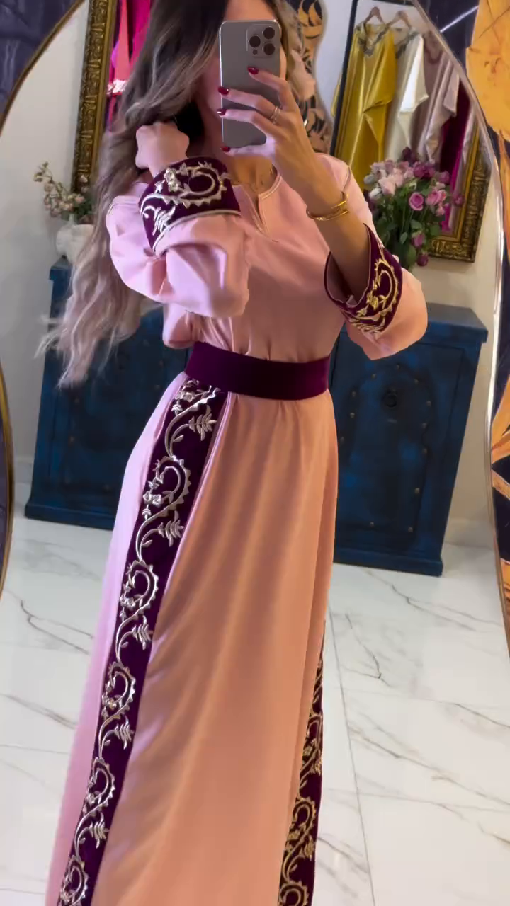 🌸 Caftan Élégance — L’alliance parfaite entre modernité et raffinement
